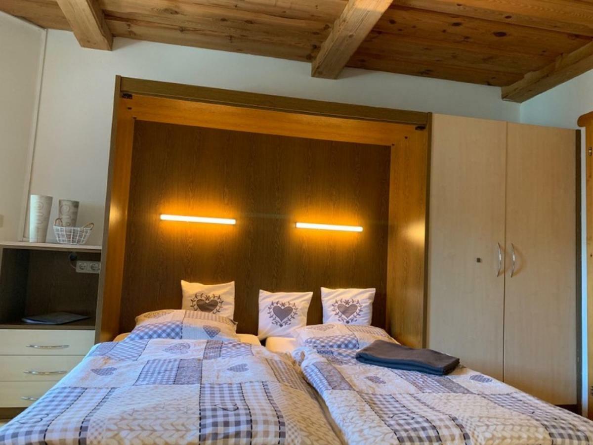 Ferienwohnung Waldblick ハウツェンベルク エクステリア 写真